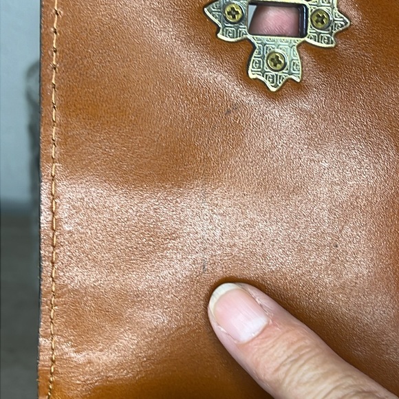 Patricia Nash Maida wallet - Tan NWT - Picture 4 of 5